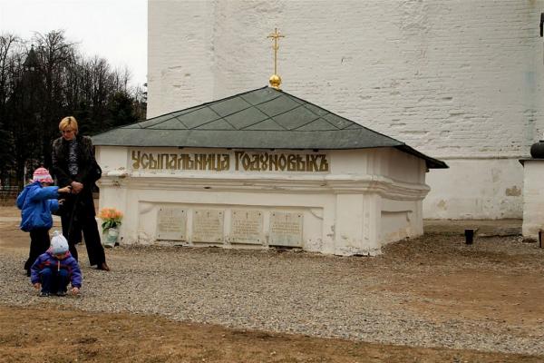 08 усыпальница Годуновых