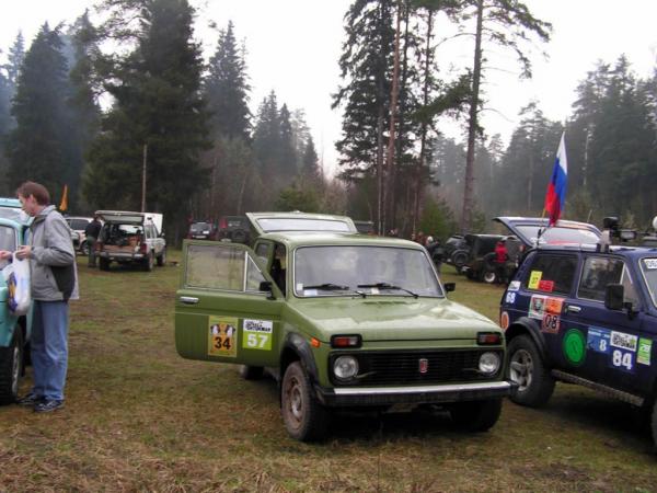 Крейзи Штурман, танк начинает сбор наклеек