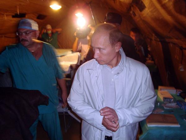 Путин в госпитале, Южная Осетия, август