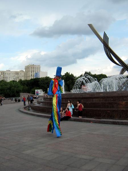 Дядя много морковки ест на завтрак