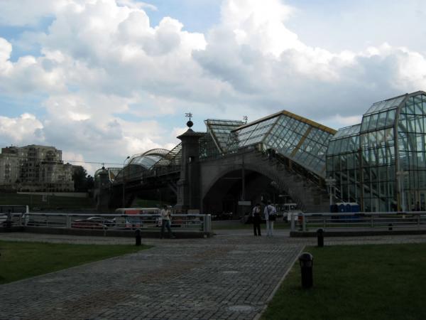 Киевский вокзал, переход через Москву-реку