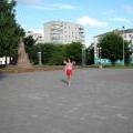 По главной площади города