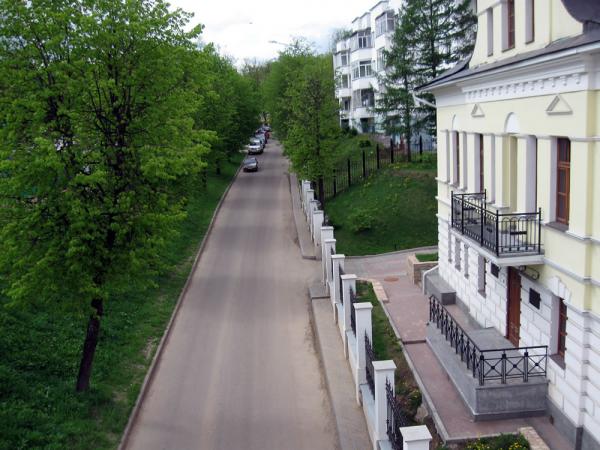 Вдоль набережной Ярославля